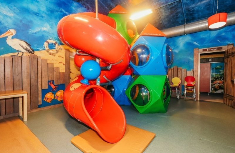 Binnenspeelparadijs voor kinderen ermerstrand 2